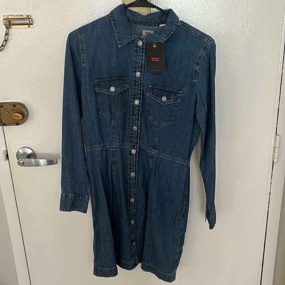 Levi’s Denim Dress (NWT) - M